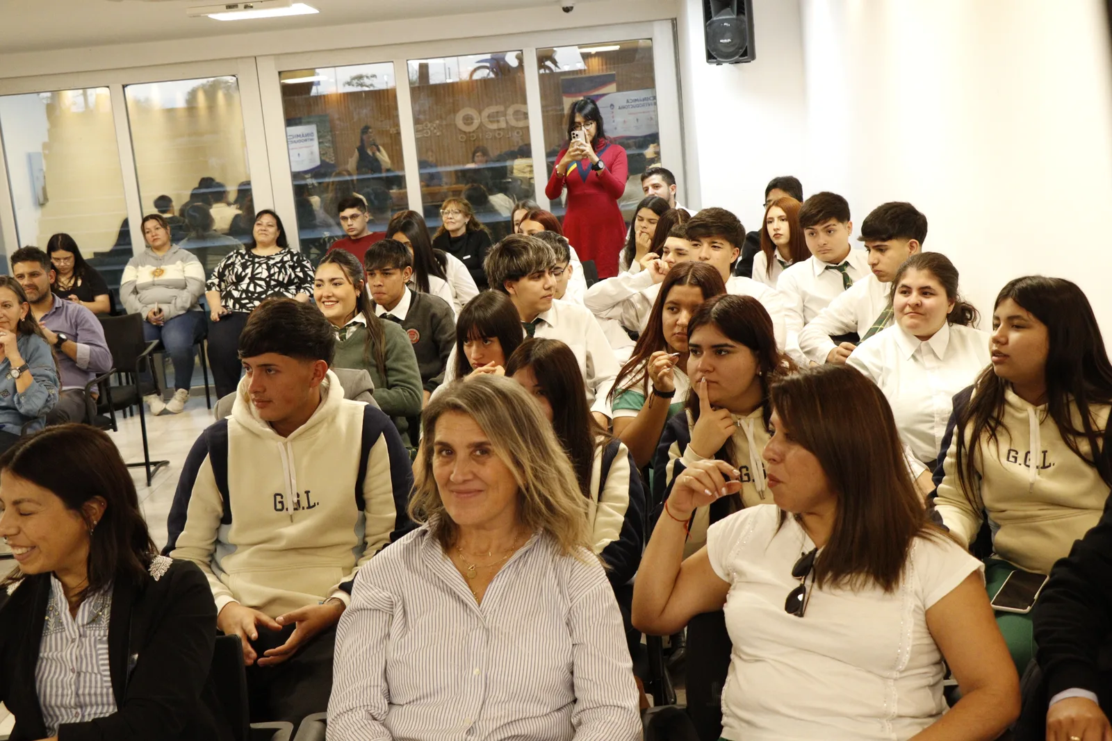 Estudiantes y docentes participaron de la presentación en el Auditorio del Nodo Tecnológico.